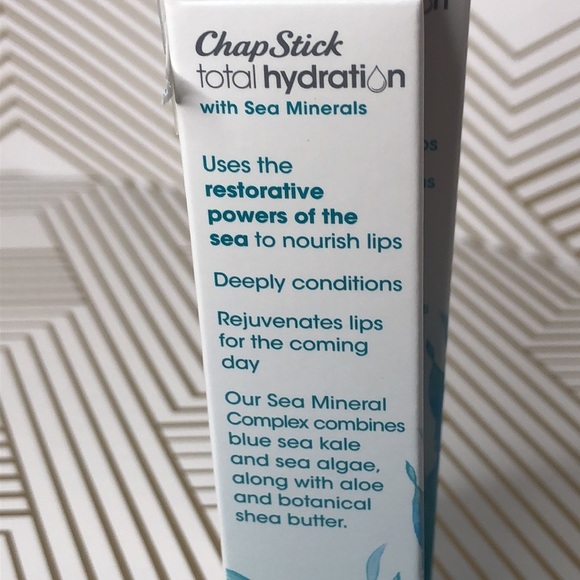 ChapStick‎ Lip Treatment Total Hydration With Sea Minerals Overnight Renewal - Picture 11 of 11